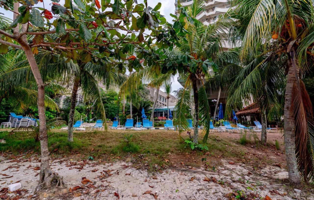 Romantic Couple Suite + Beach-Front Balcony Танджунг Бунга Екстериор снимка